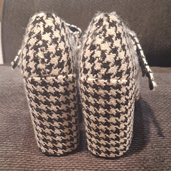 Steve Madden Black & White Houndstooth Double Strap Chunky Block Platform Heels - Picture 8 of 11